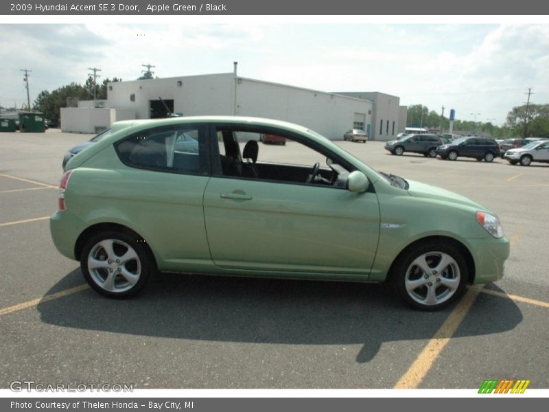 Apple Green / Black 2009 Hyundai Accent SE 3 Door