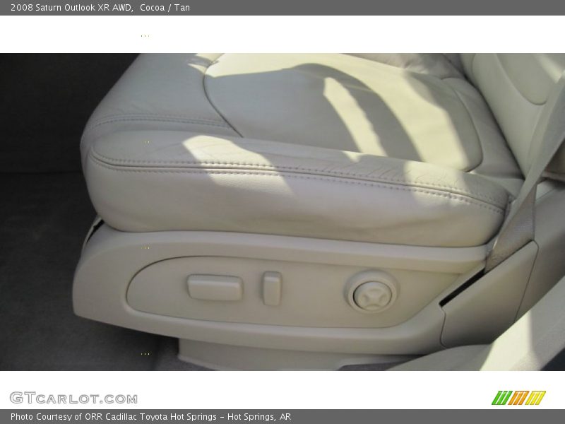 Cocoa / Tan 2008 Saturn Outlook XR AWD