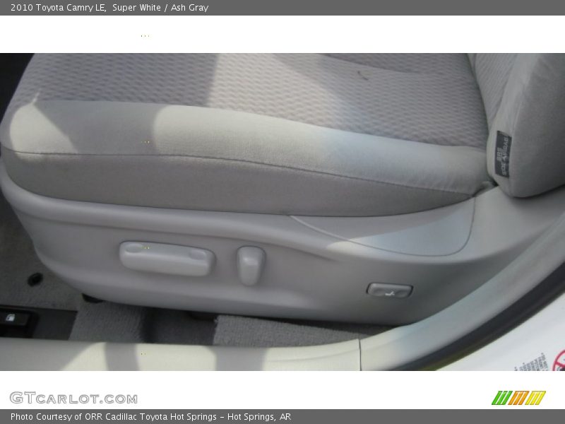 Super White / Ash Gray 2010 Toyota Camry LE
