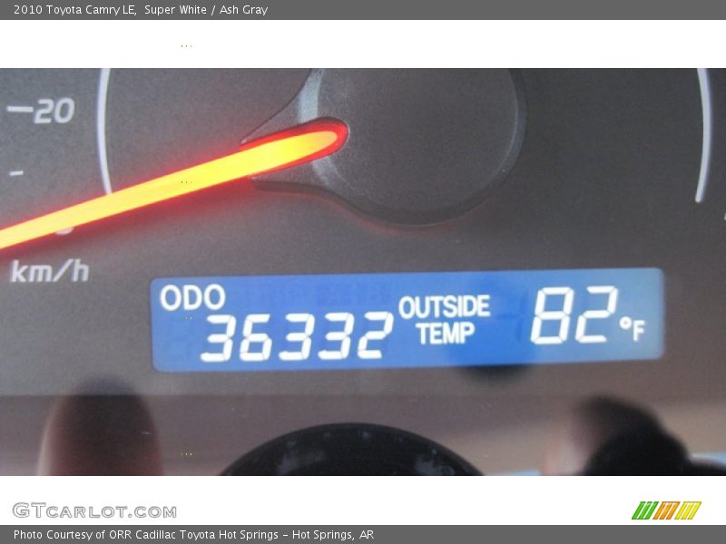 Super White / Ash Gray 2010 Toyota Camry LE