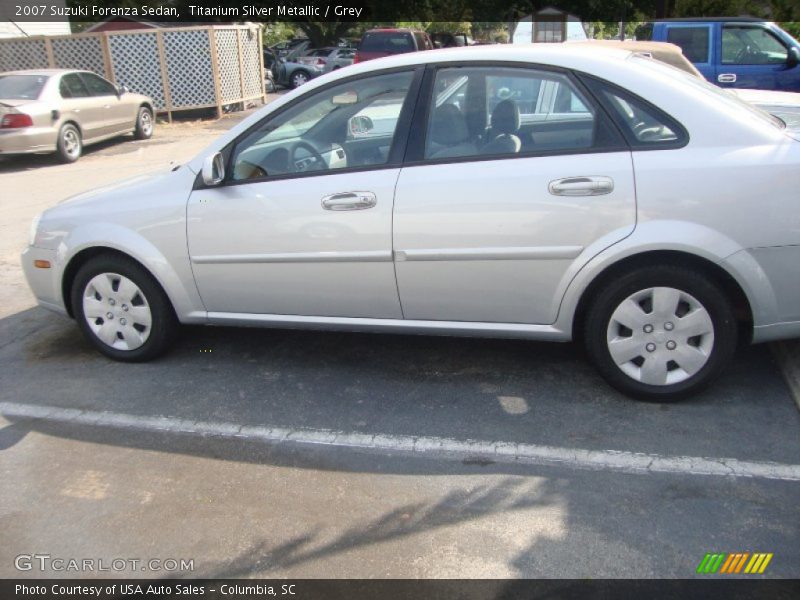 Titanium Silver Metallic / Grey 2007 Suzuki Forenza Sedan