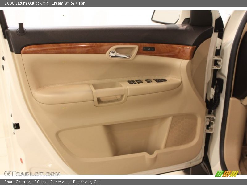 Cream White / Tan 2008 Saturn Outlook XR