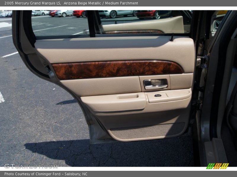 Arizona Beige Metallic / Medium Parchment 2005 Mercury Grand Marquis LS