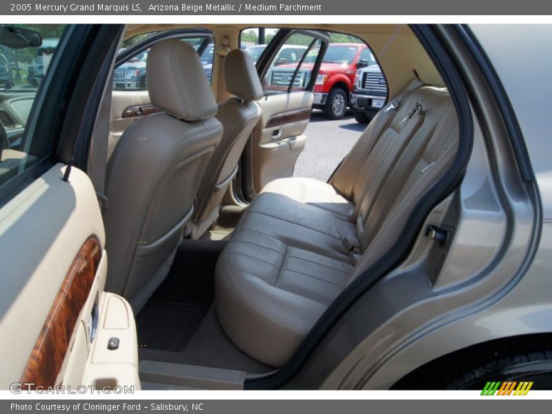 Arizona Beige Metallic / Medium Parchment 2005 Mercury Grand Marquis LS