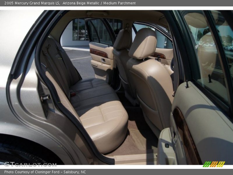 Arizona Beige Metallic / Medium Parchment 2005 Mercury Grand Marquis LS