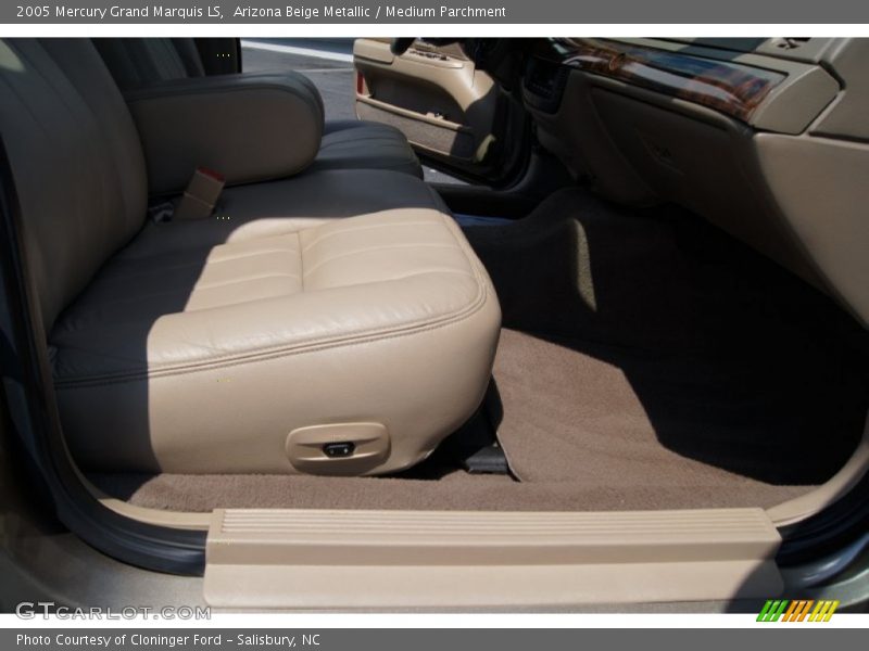 Arizona Beige Metallic / Medium Parchment 2005 Mercury Grand Marquis LS