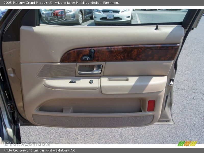 Arizona Beige Metallic / Medium Parchment 2005 Mercury Grand Marquis LS