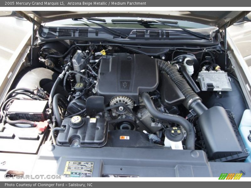 Arizona Beige Metallic / Medium Parchment 2005 Mercury Grand Marquis LS