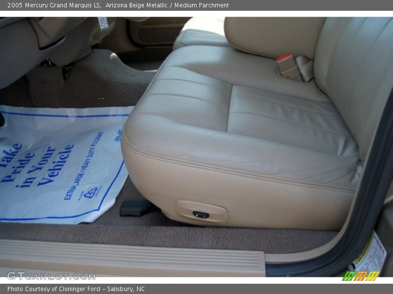 Arizona Beige Metallic / Medium Parchment 2005 Mercury Grand Marquis LS