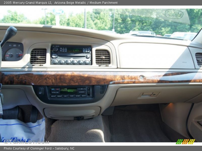 Arizona Beige Metallic / Medium Parchment 2005 Mercury Grand Marquis LS