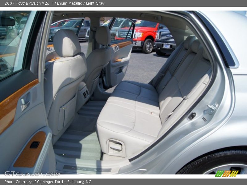 Titanium Metallic / Light Gray 2007 Toyota Avalon XLS