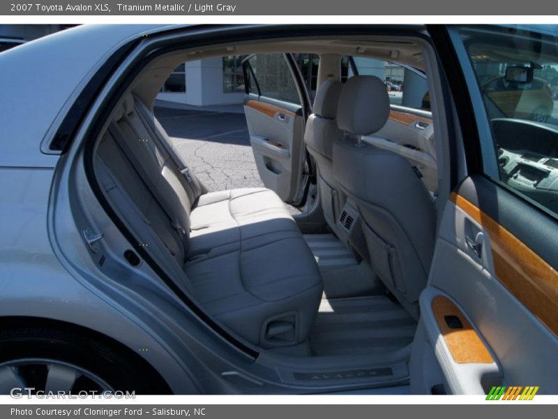Titanium Metallic / Light Gray 2007 Toyota Avalon XLS