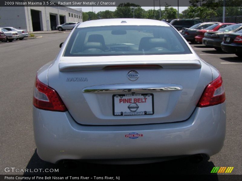 Radiant Silver Metallic / Charcoal 2009 Nissan Maxima 3.5 SV