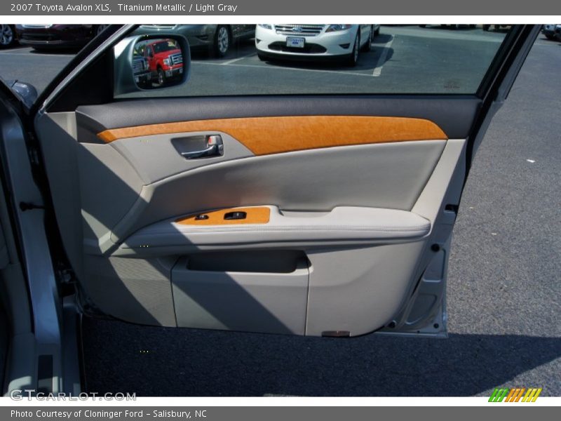 Titanium Metallic / Light Gray 2007 Toyota Avalon XLS