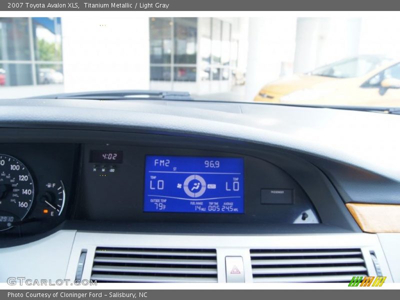 Titanium Metallic / Light Gray 2007 Toyota Avalon XLS