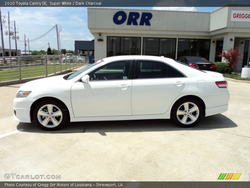 Super White / Dark Charcoal 2010 Toyota Camry SE