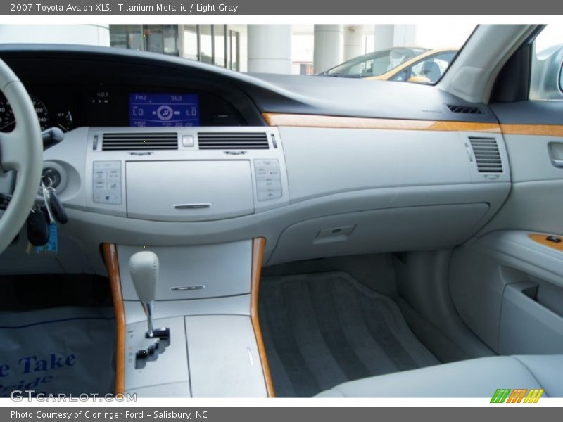 Titanium Metallic / Light Gray 2007 Toyota Avalon XLS