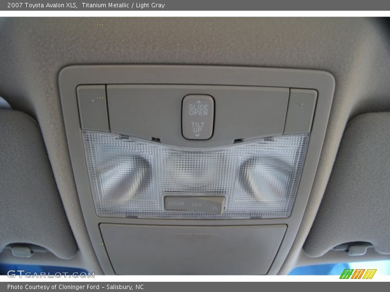 Titanium Metallic / Light Gray 2007 Toyota Avalon XLS