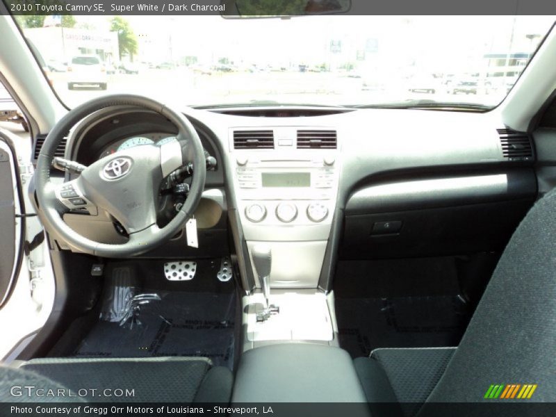 Super White / Dark Charcoal 2010 Toyota Camry SE