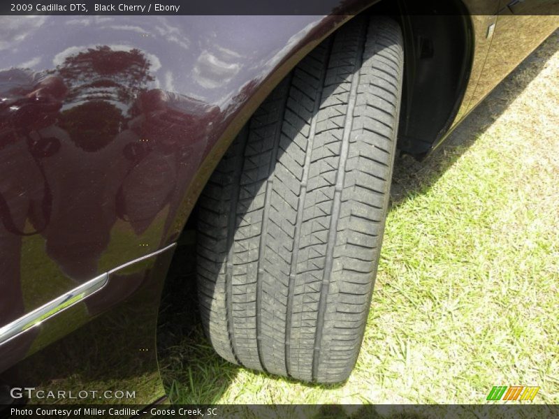 Black Cherry / Ebony 2009 Cadillac DTS