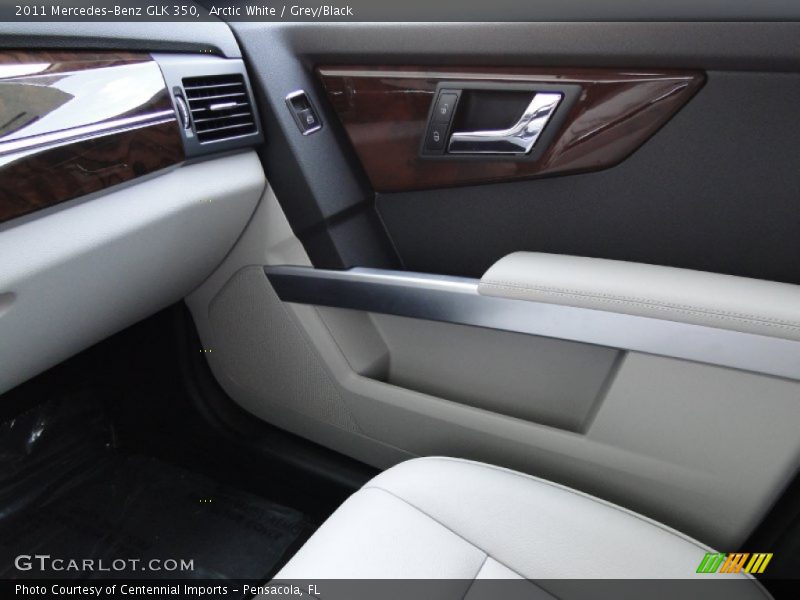 Arctic White / Grey/Black 2011 Mercedes-Benz GLK 350