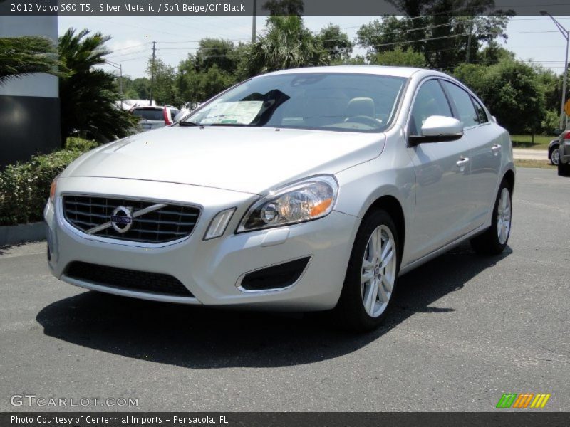 Front 3/4 View of 2012 S60 T5