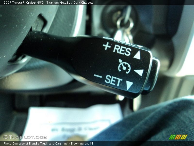 Titanium Metallic / Dark Charcoal 2007 Toyota FJ Cruiser 4WD