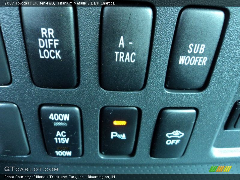 Titanium Metallic / Dark Charcoal 2007 Toyota FJ Cruiser 4WD