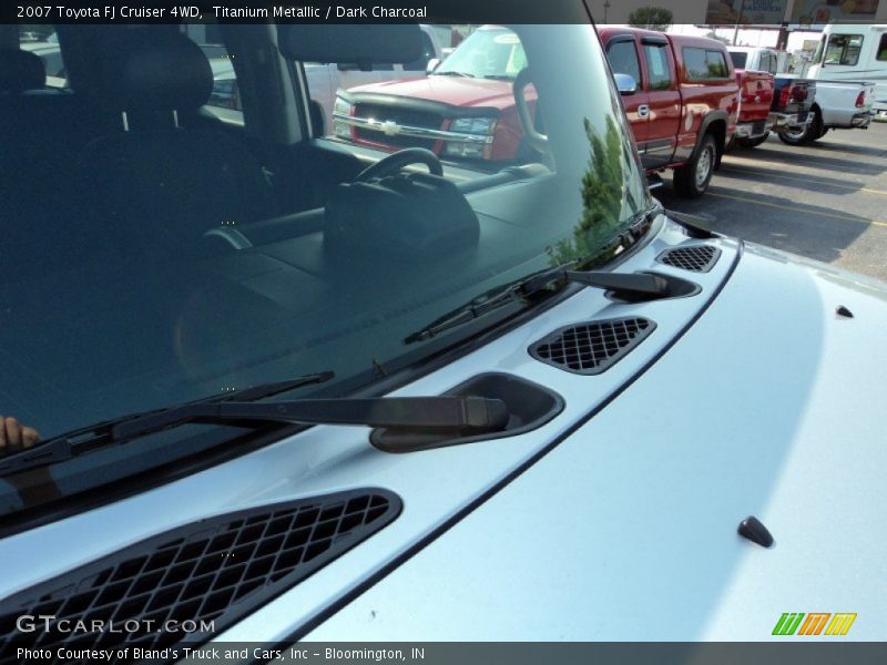 Titanium Metallic / Dark Charcoal 2007 Toyota FJ Cruiser 4WD