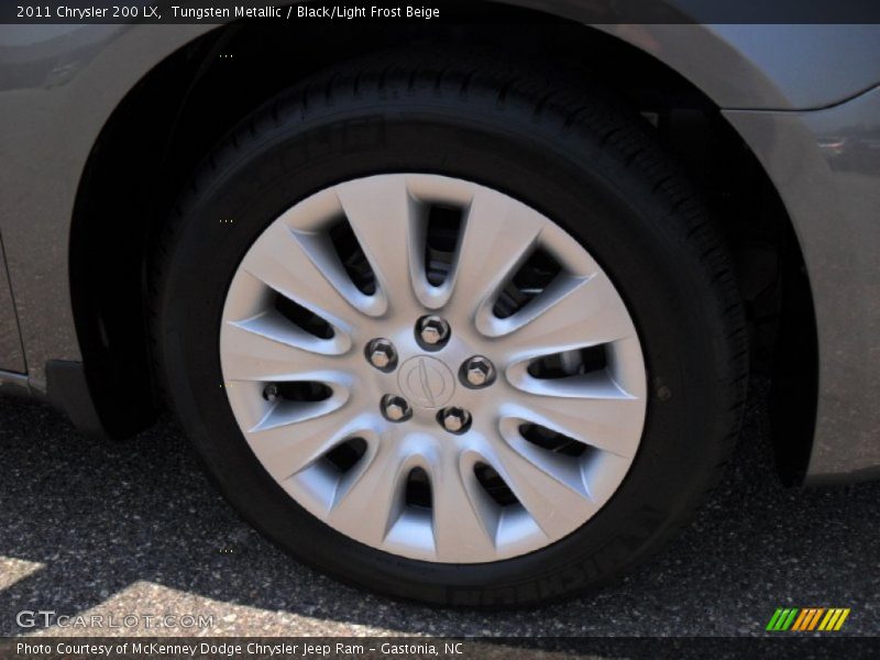 Tungsten Metallic / Black/Light Frost Beige 2011 Chrysler 200 LX