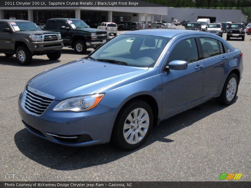 Front 3/4 View of 2011 200 LX