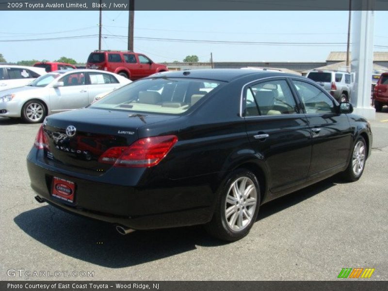 Black / Ivory 2009 Toyota Avalon Limited