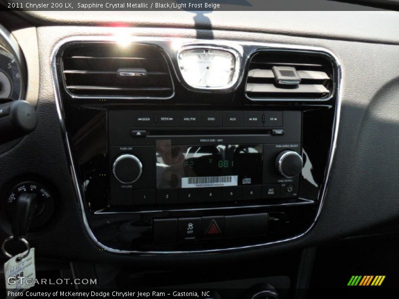 Sapphire Crystal Metallic / Black/Light Frost Beige 2011 Chrysler 200 LX
