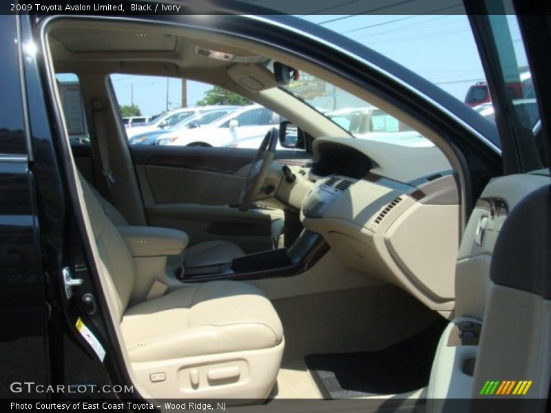 Black / Ivory 2009 Toyota Avalon Limited