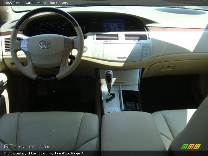 Black / Ivory 2009 Toyota Avalon Limited