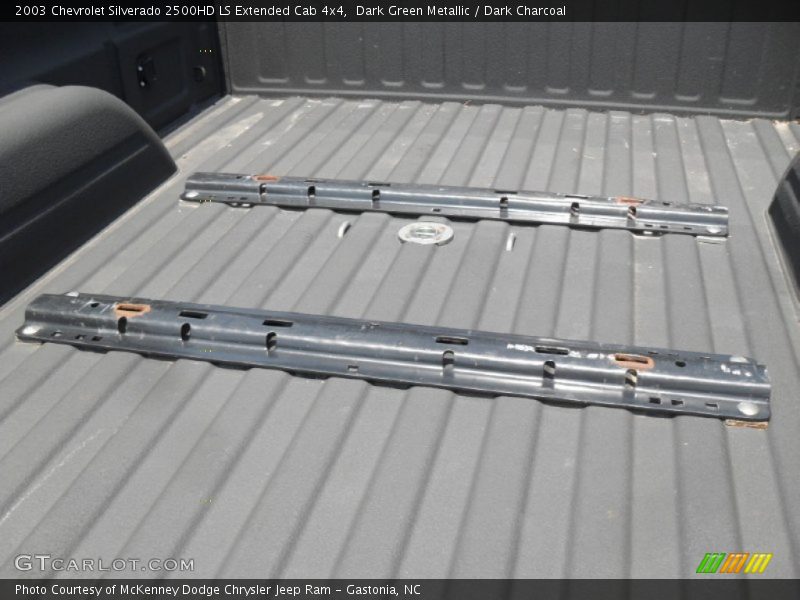 Dark Green Metallic / Dark Charcoal 2003 Chevrolet Silverado 2500HD LS Extended Cab 4x4