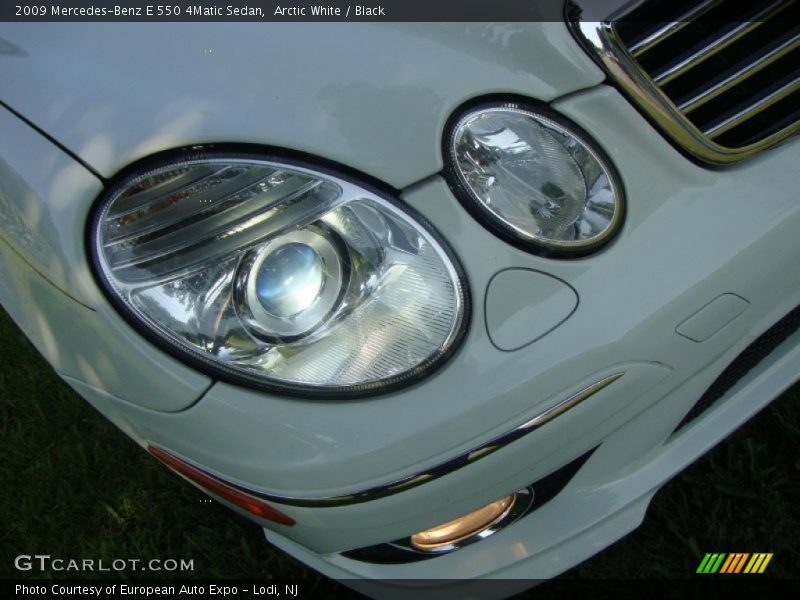 Arctic White / Black 2009 Mercedes-Benz E 550 4Matic Sedan