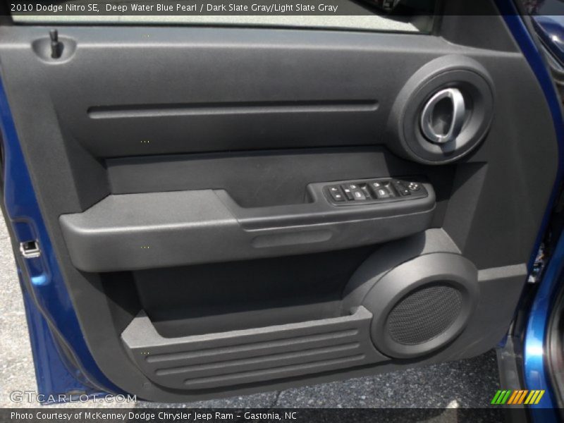 Door Panel of 2010 Nitro SE