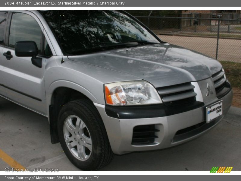 Sterling Silver Metallic / Charcoal Gray 2004 Mitsubishi Endeavor LS