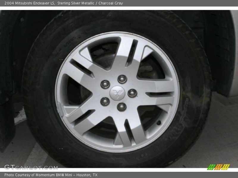 Sterling Silver Metallic / Charcoal Gray 2004 Mitsubishi Endeavor LS