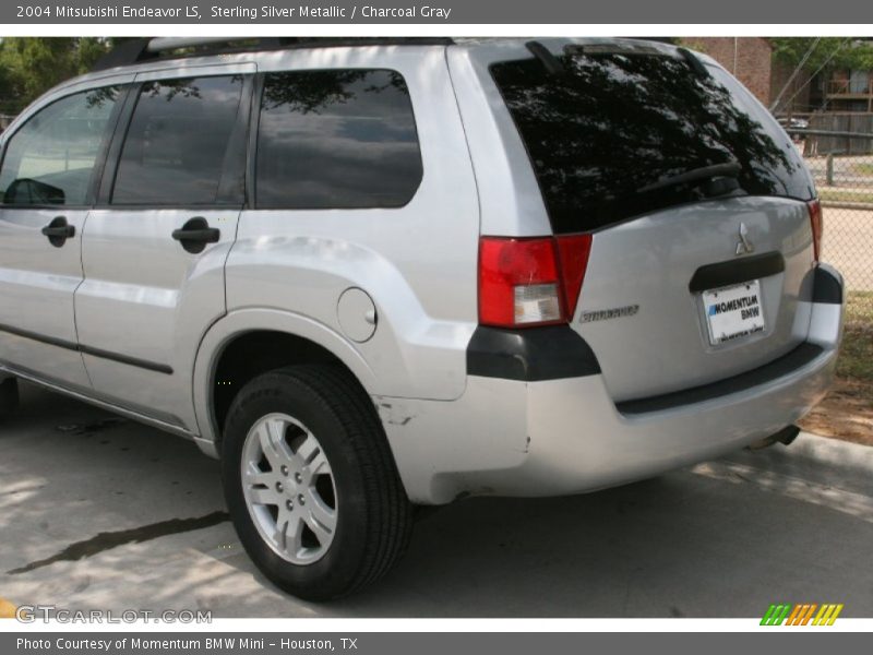 Sterling Silver Metallic / Charcoal Gray 2004 Mitsubishi Endeavor LS
