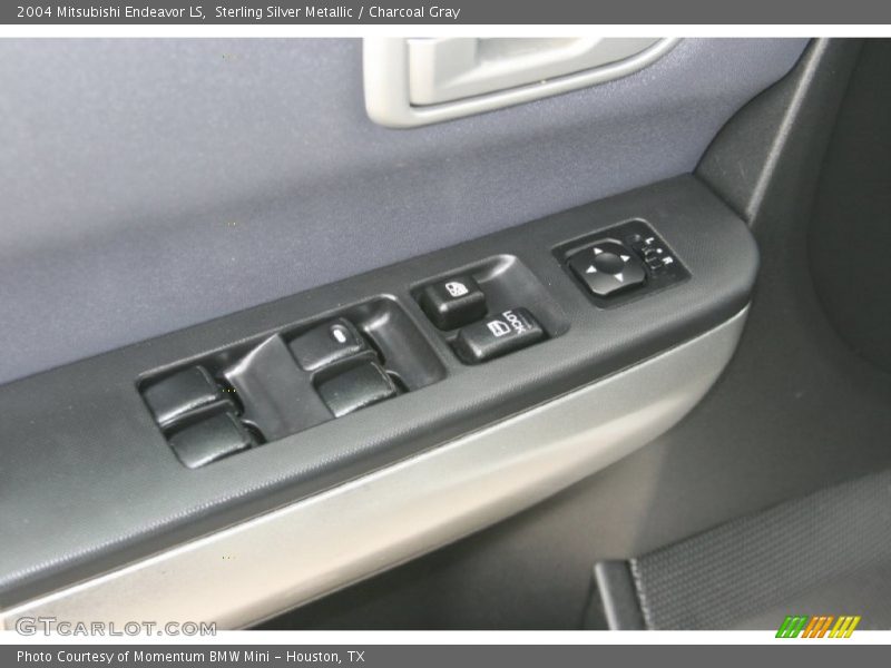Sterling Silver Metallic / Charcoal Gray 2004 Mitsubishi Endeavor LS
