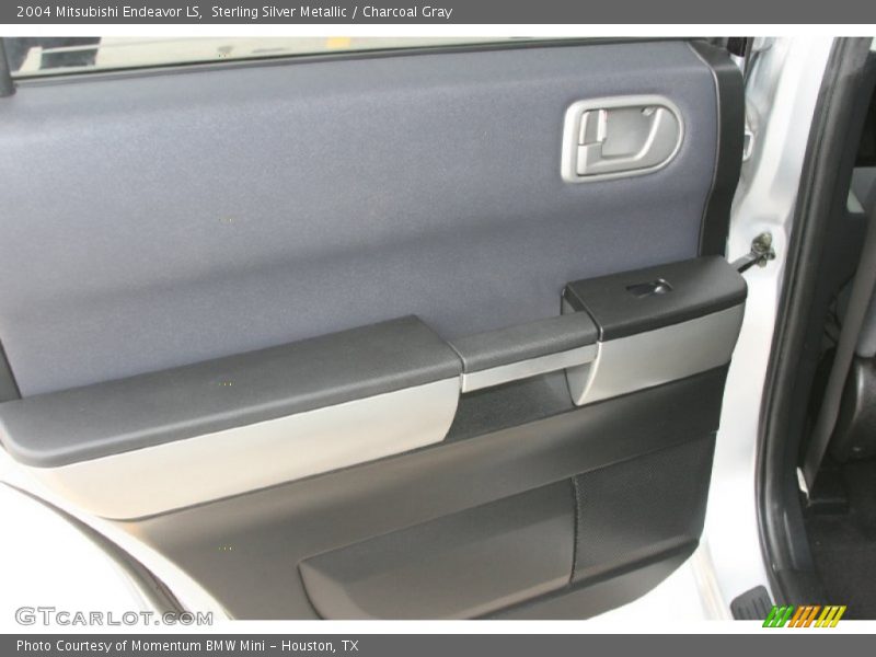 Sterling Silver Metallic / Charcoal Gray 2004 Mitsubishi Endeavor LS