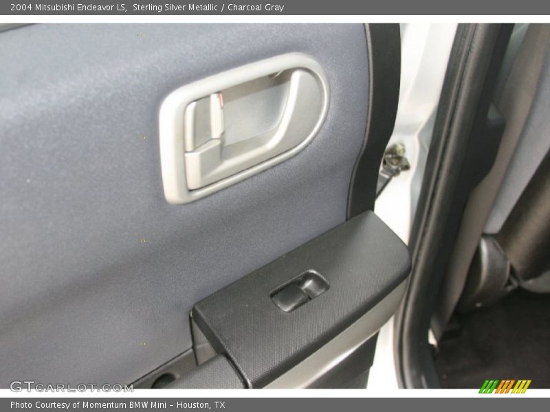 Sterling Silver Metallic / Charcoal Gray 2004 Mitsubishi Endeavor LS