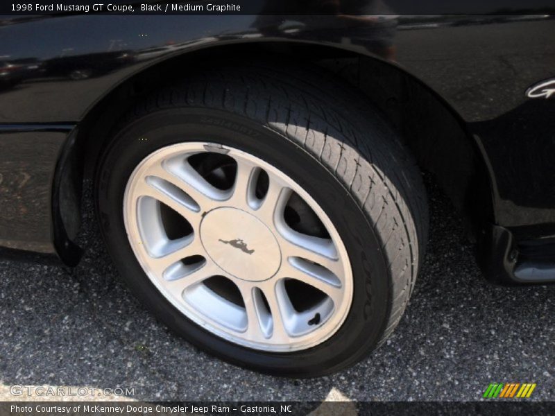 Black / Medium Graphite 1998 Ford Mustang GT Coupe