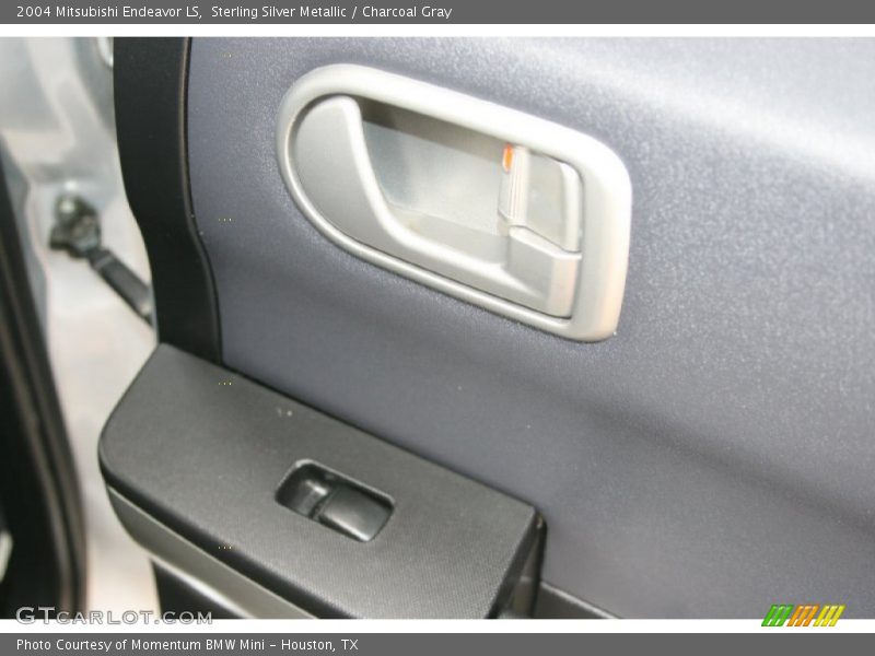 Sterling Silver Metallic / Charcoal Gray 2004 Mitsubishi Endeavor LS