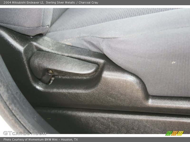 Sterling Silver Metallic / Charcoal Gray 2004 Mitsubishi Endeavor LS
