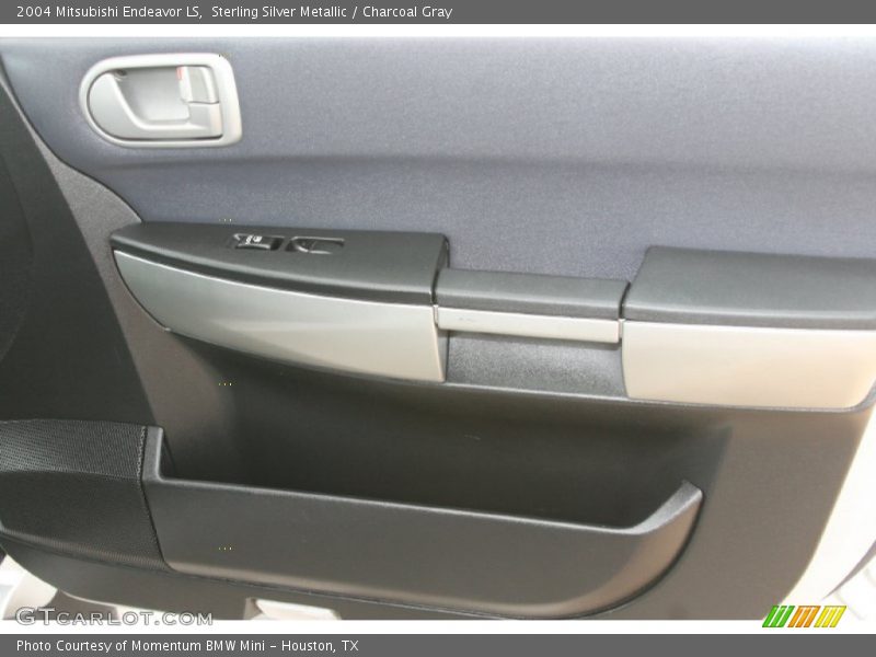 Sterling Silver Metallic / Charcoal Gray 2004 Mitsubishi Endeavor LS
