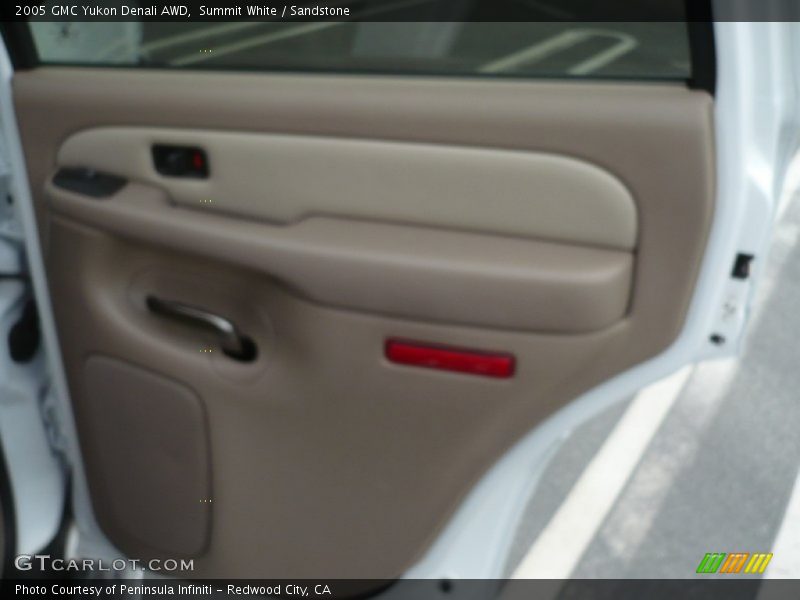 Summit White / Sandstone 2005 GMC Yukon Denali AWD