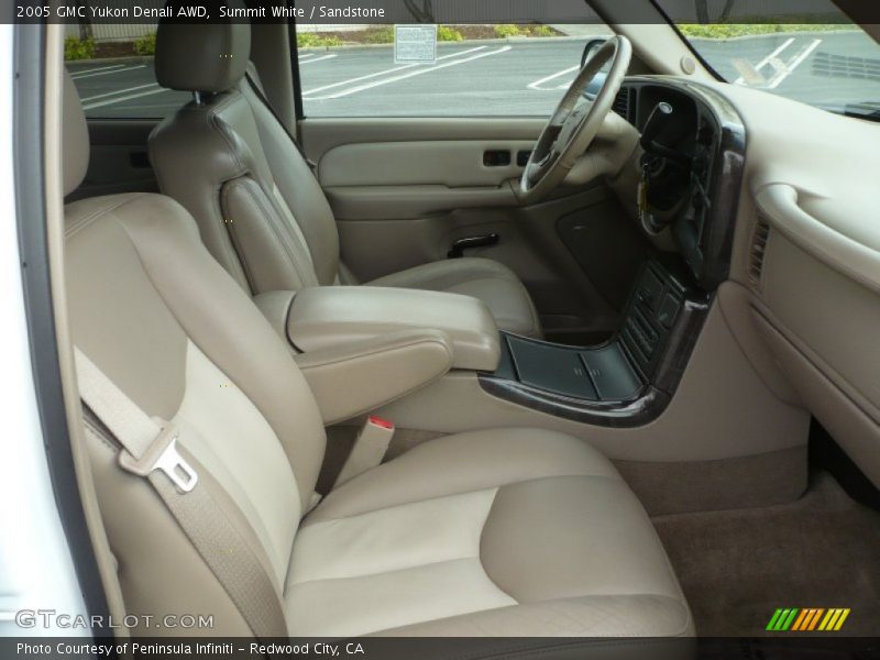 Summit White / Sandstone 2005 GMC Yukon Denali AWD